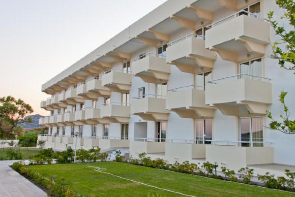 Zoes Hotel & Suites