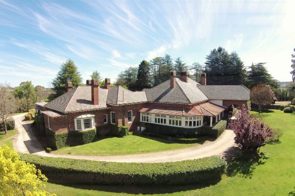 Petersons Armidale Winery and Guesthouse