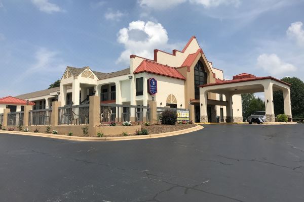 Carolina Inn & Suites of Lake Norman