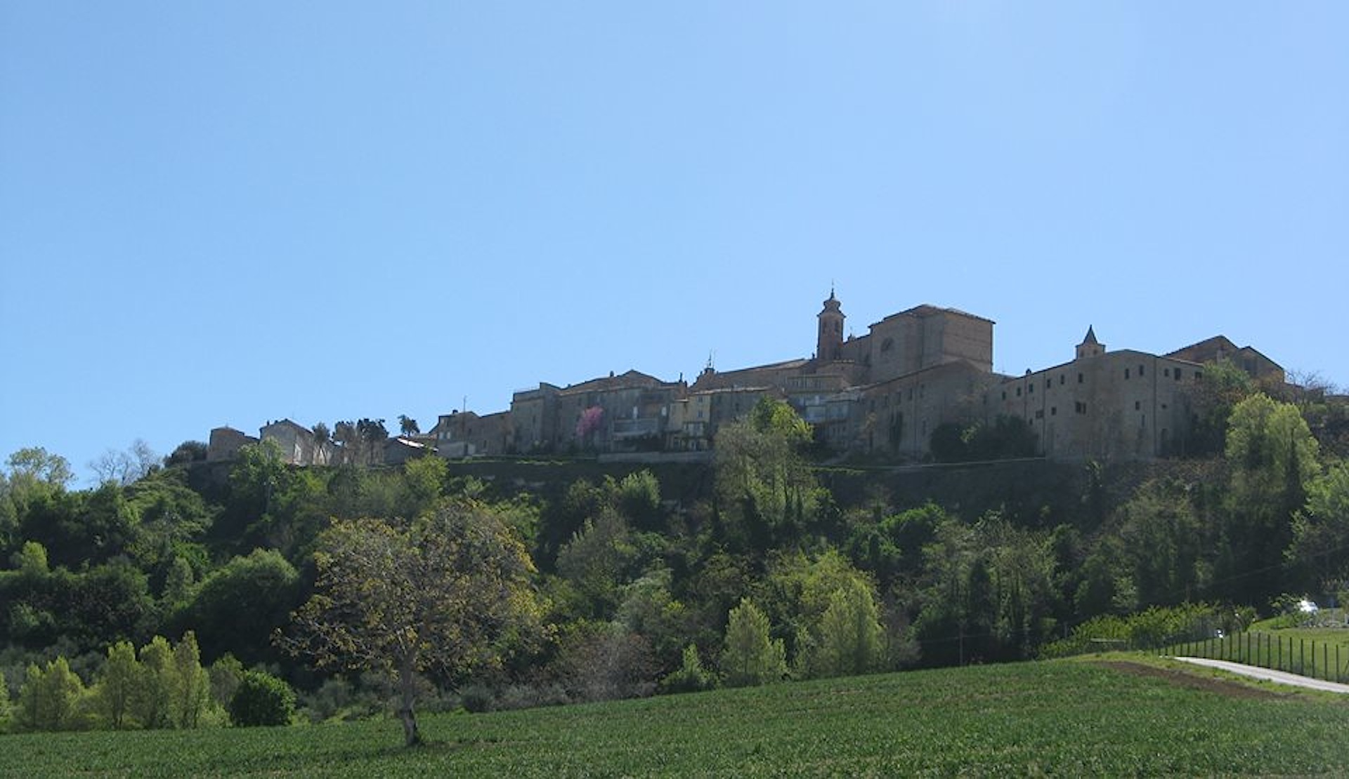 Holiday rentals Loro Piceno