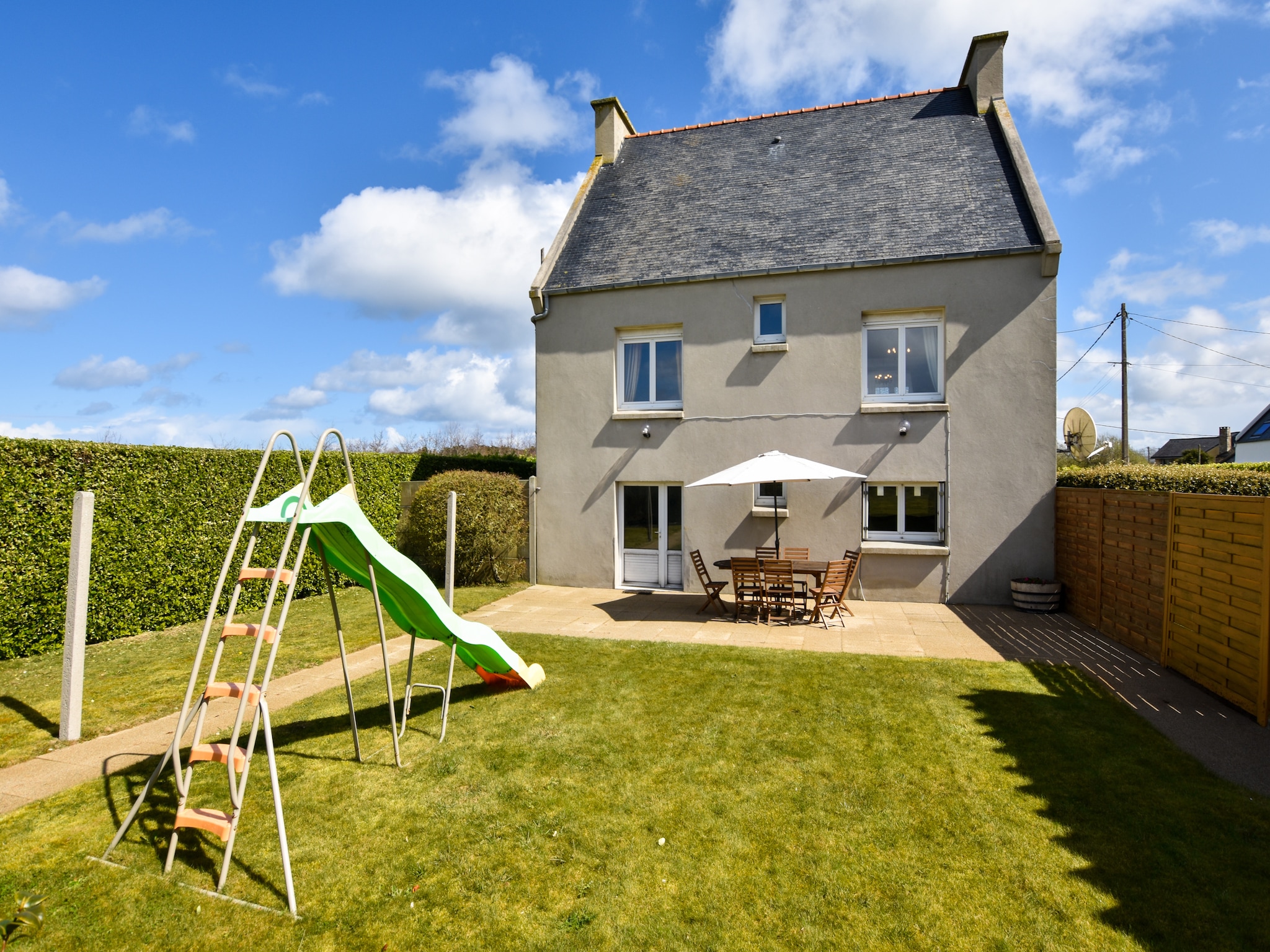 Atmospheric Breton house with garden, at walking distance from the beach.