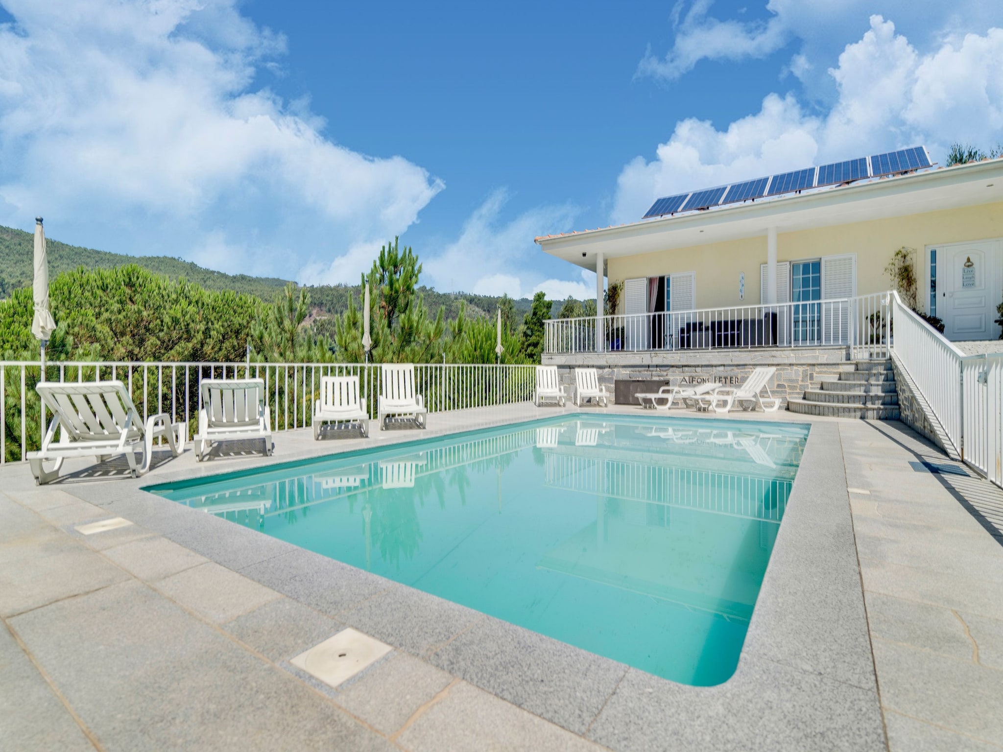 Upscale Villa in Penafiel with Swimming Pool and Terrace