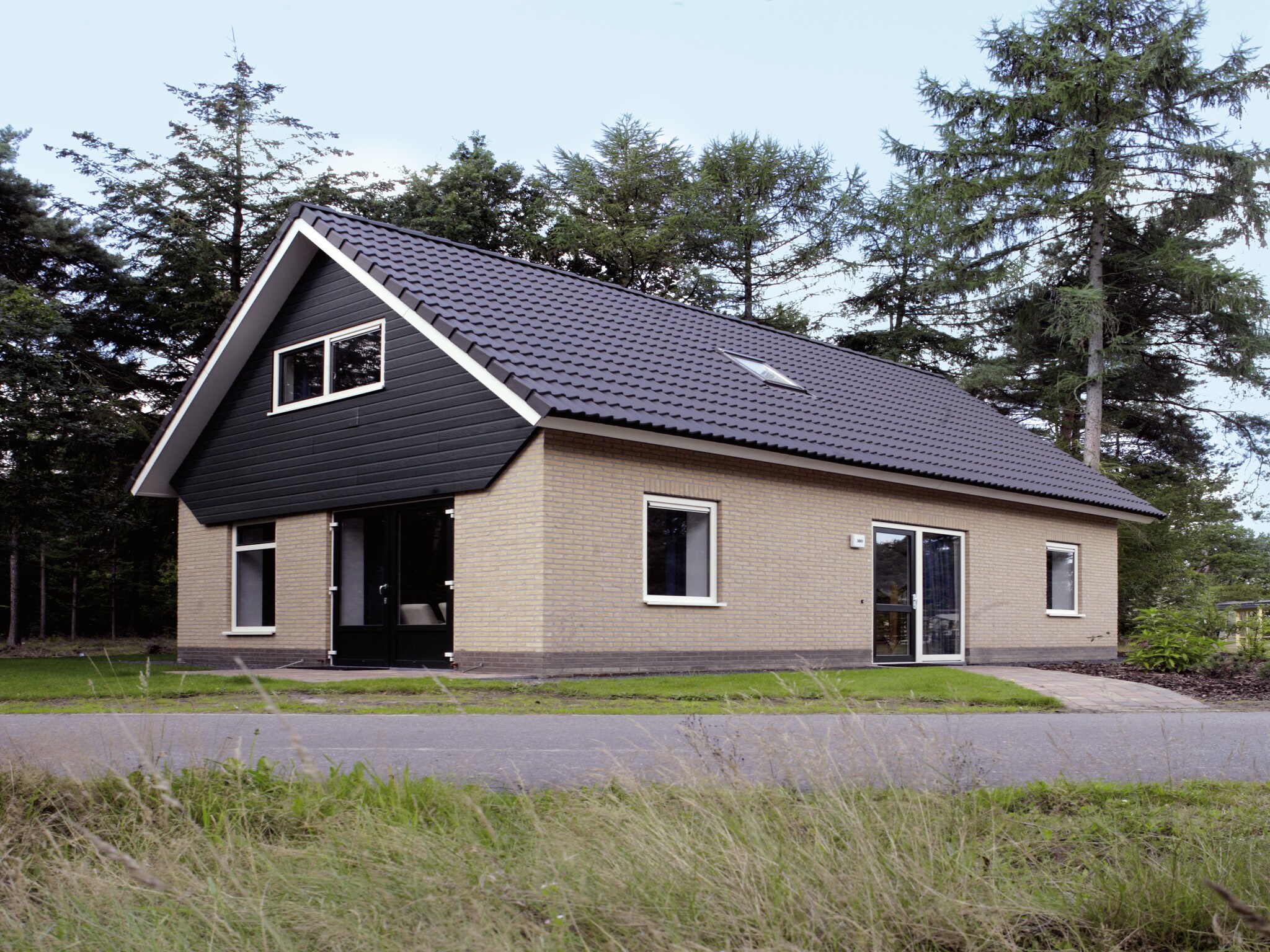 Comfortable holiday home with dishwasher in a nature reserve