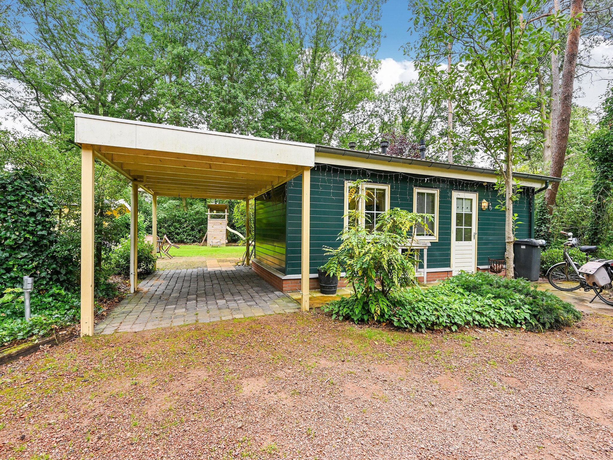 Splendid Holiday Home in Enschede near Lake and Town Center