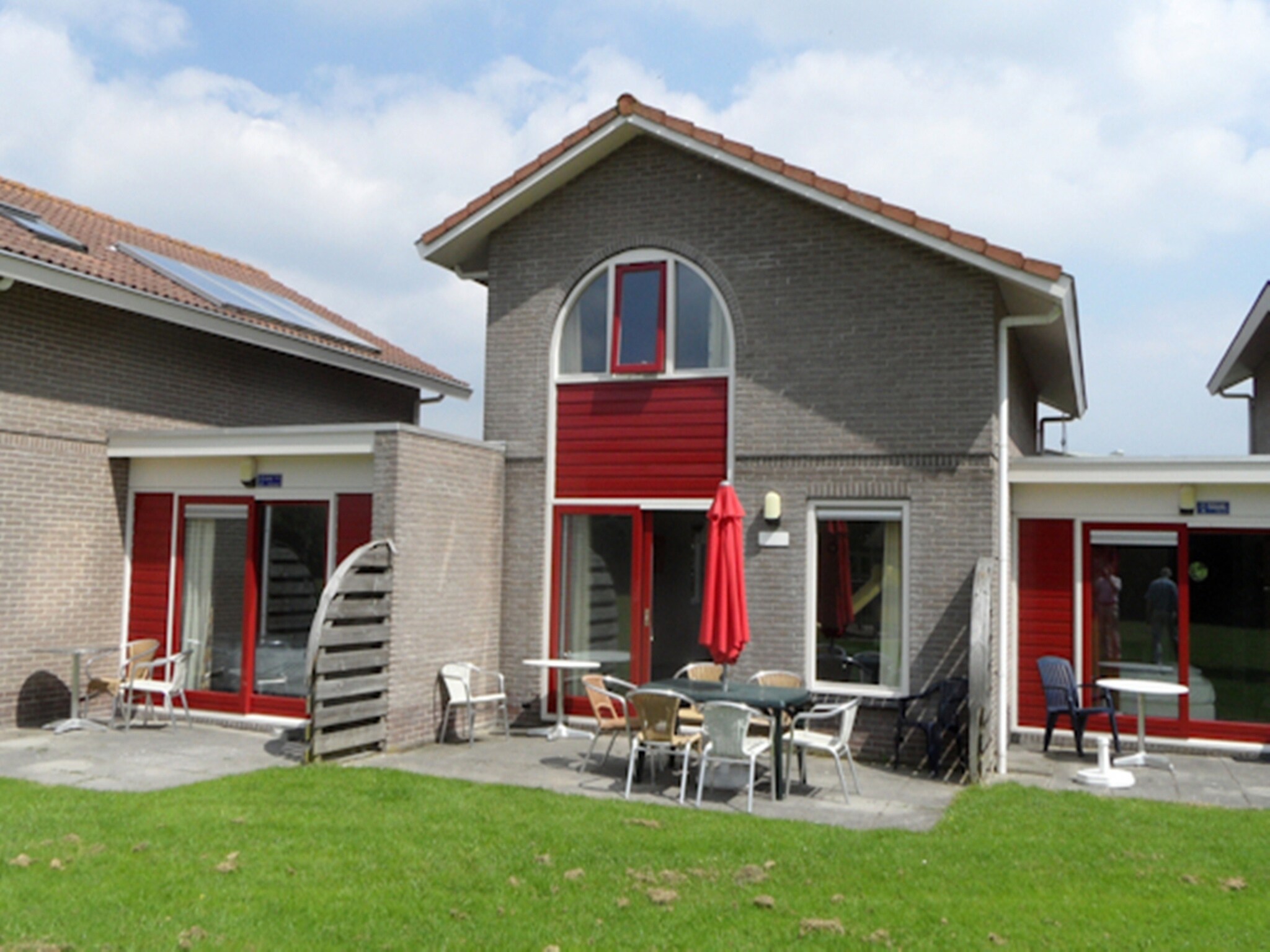 Cozy studio with a bath and terrace, located in Friesland