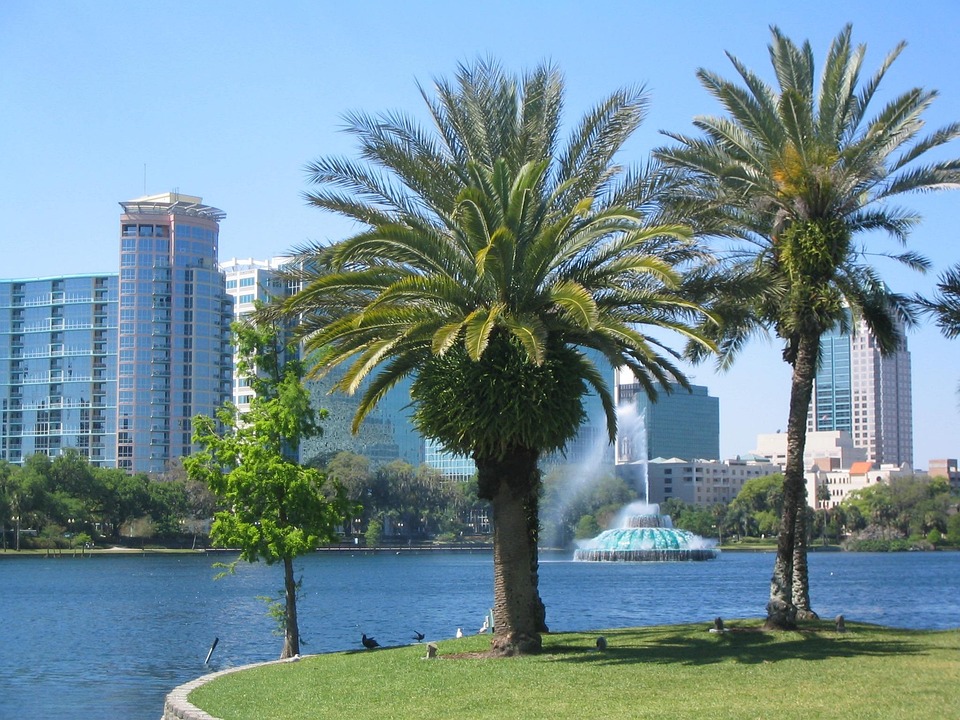 Holiday rentals Deltona