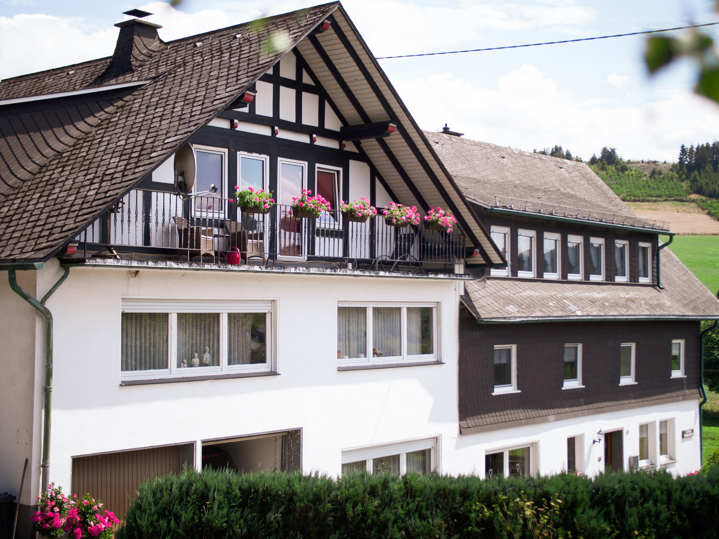 Guest room for 3 persons in Lennestadt-Oedingen, Sauerland (Hochsauerland)<BR>TV, dog allowed (on rem2
