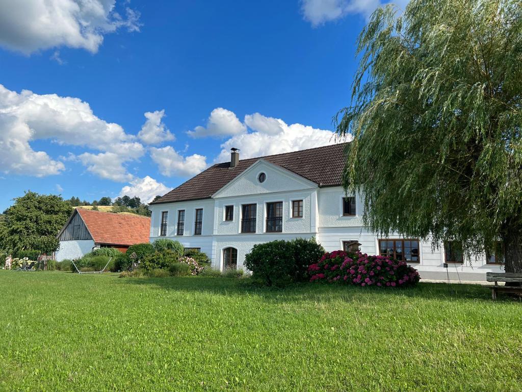 Apartment for 3 persons in Allhartsberg, Lower Austria (Mostviertel)<BR>2 bedrooms, TV, dishwasher, m2