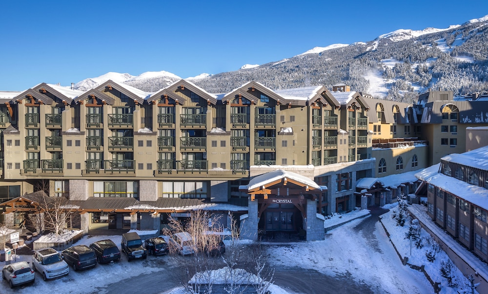 Crystal Lodge & Suites