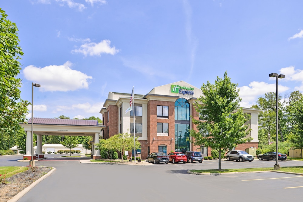 Holiday Inn Express & Suites North Lima