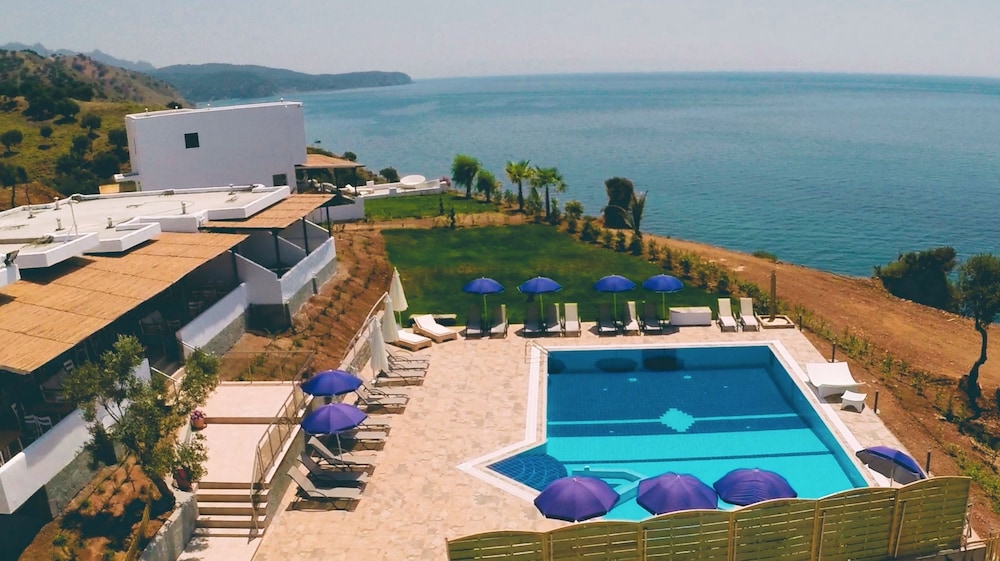 Samothraki Beach Apartments and Suites Hotel