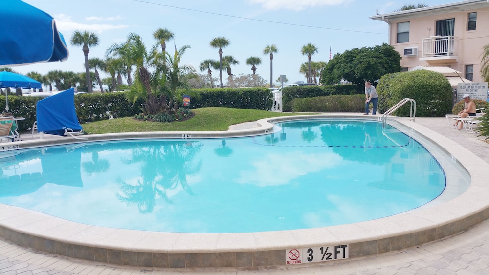 Friendly Native Beach Resort
