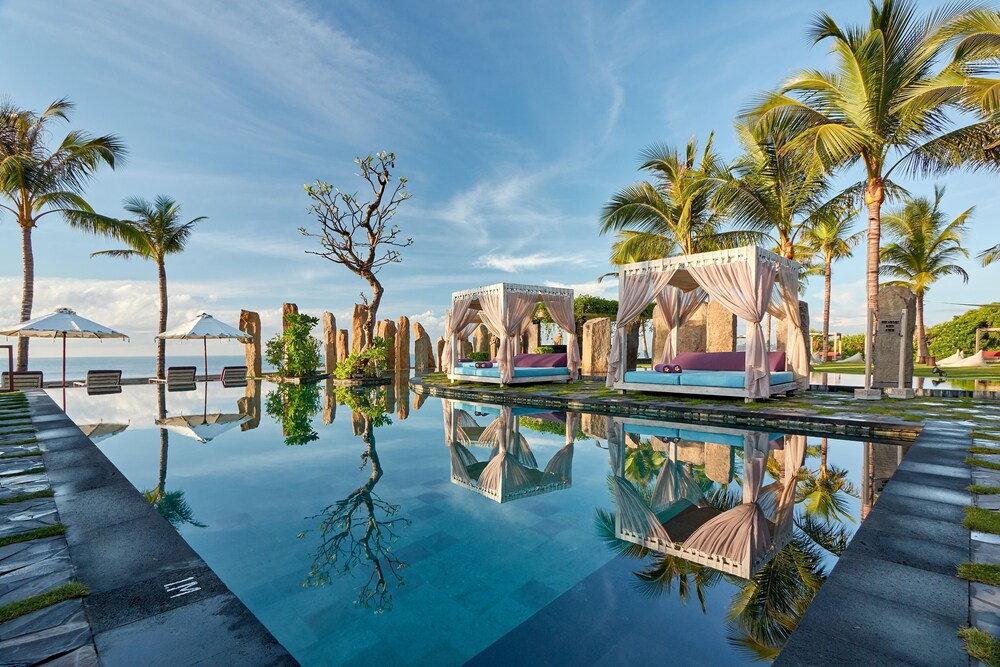The Royal Purnama art suites & villas