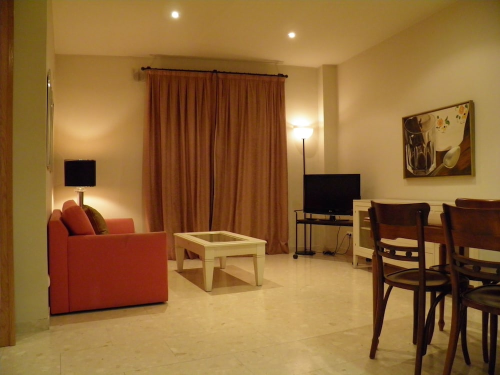 Apartaments Sant Jordi Comtal 33