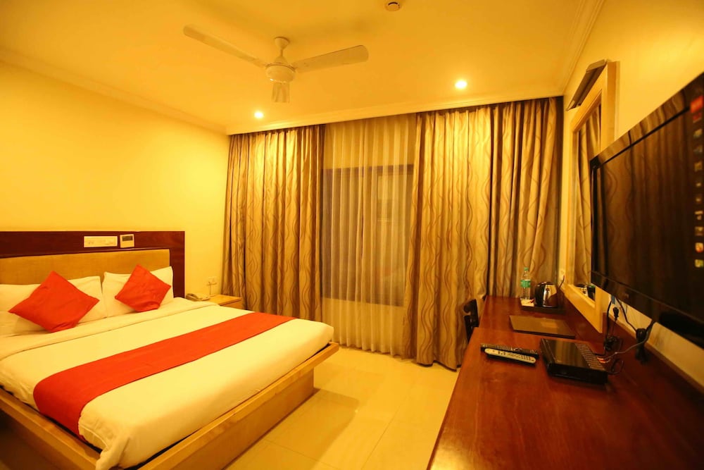 OYO Premium 113 Brigade Road