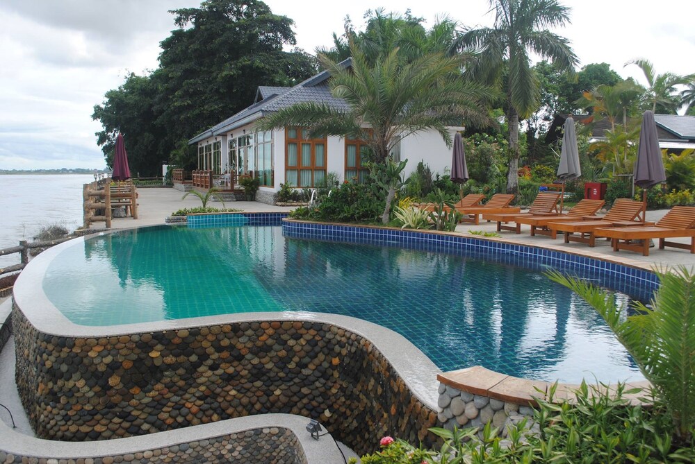 Myitkyina Plam Spring Resort Hotel