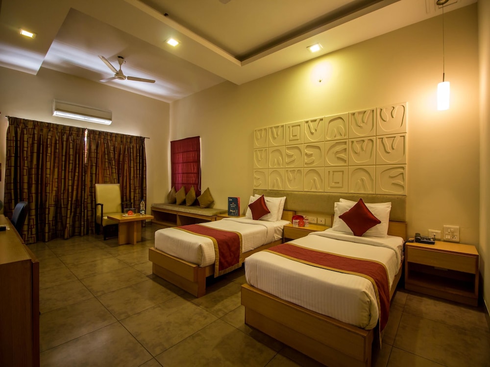 OYO 1128 Apartment near RK Beach
