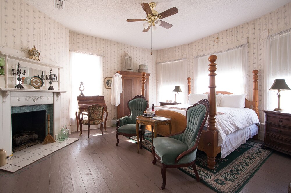 Munzesheimer Manor B&B