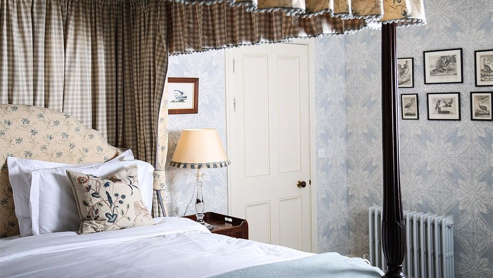 Loch Lomond Arms Hotel