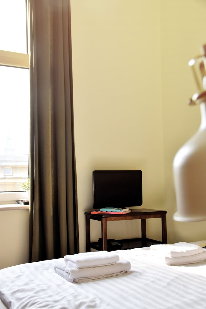 4th Floor Bed and Breakfast