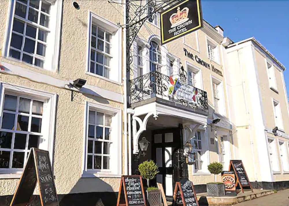 The Crown Hotel
