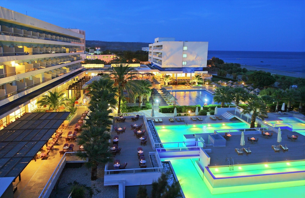 Blue Sea Beach Resort - All Inclusive