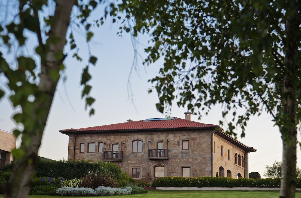 Casas Rurales B B Y Apartamentos Lastres En La Playa Desde 27