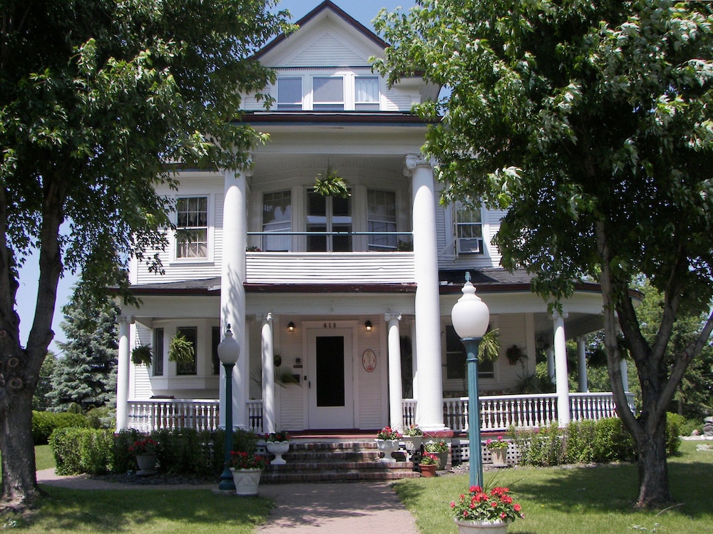 The Pillar Inn