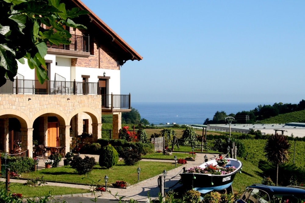 Casas Rurales B B Y Apartamentos Zarautz En La Playa Desde 33