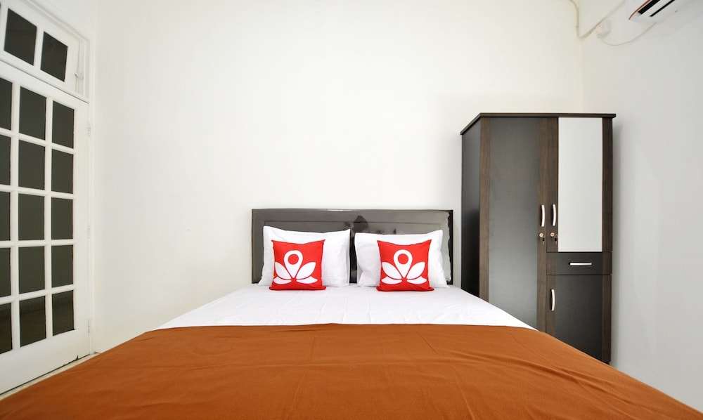 ZEN Rooms Kemang G17 Syariah