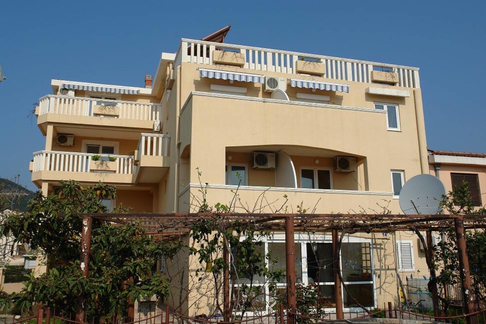 Apartments Villa Maslovar