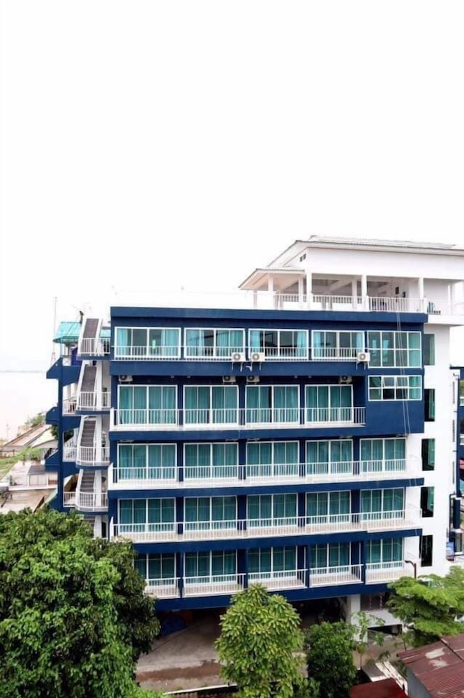 Samoar Riverside Hotel