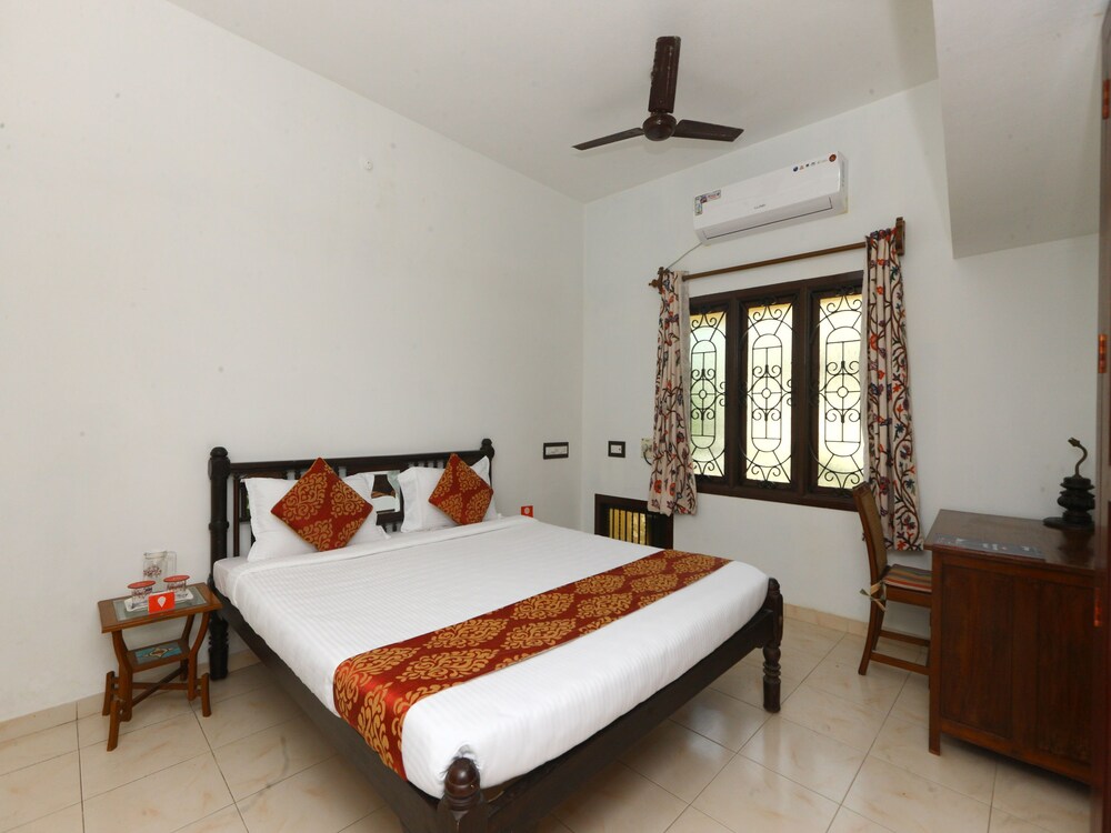 OYO 9784 Home Heritage 1BHK White Town