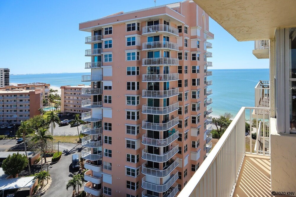 Estero Beach & Tennis 1002c 1 Bedroom Condo by Redawning