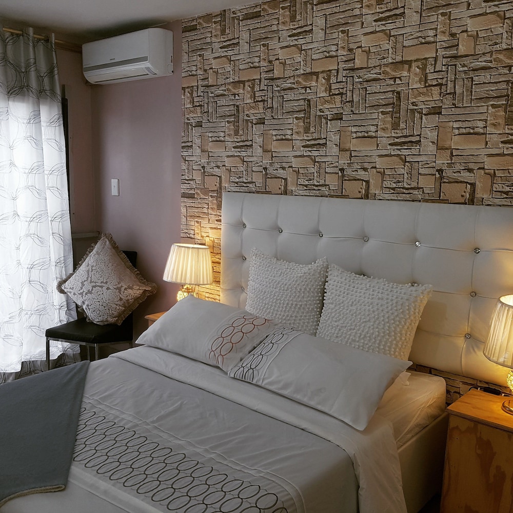 RJ'S Guesthouse