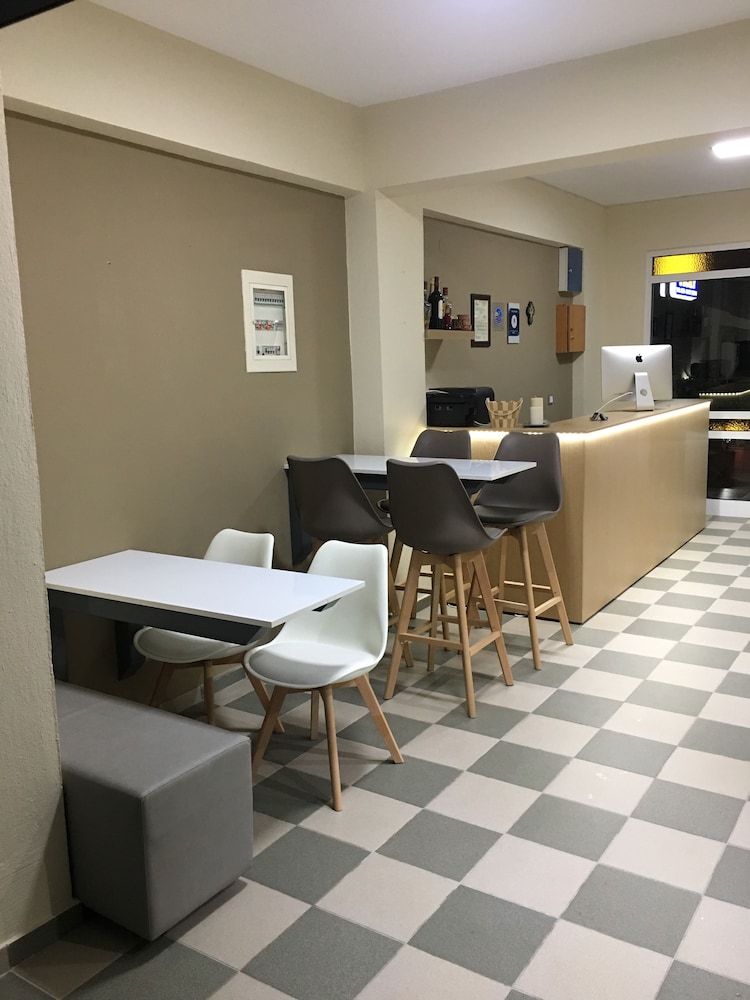 Vicky Rooms