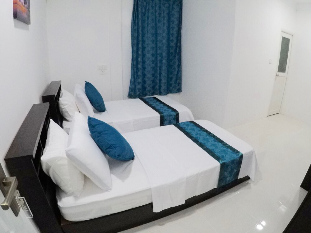 Palm Lodge