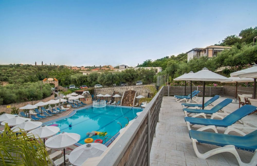Altura Hotel