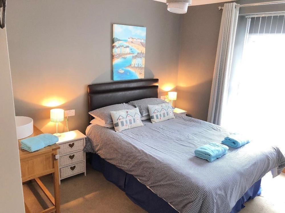 Crossvilla Guest House & Tea Room