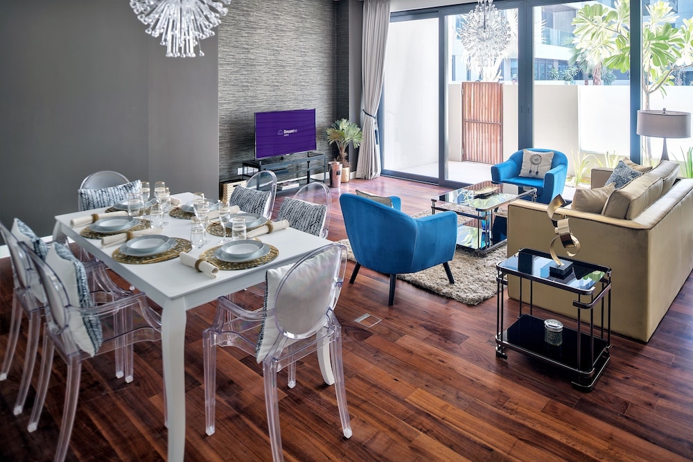 Dream Inn - City Walk Modern & Luxury