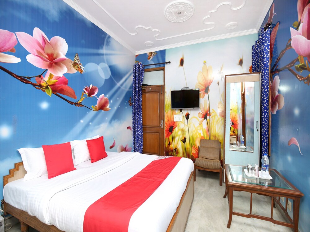 OYO 16736 Hotel Hm Crystal