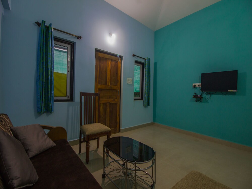OYO 15912 Home Field View 1BHK Mapusa
