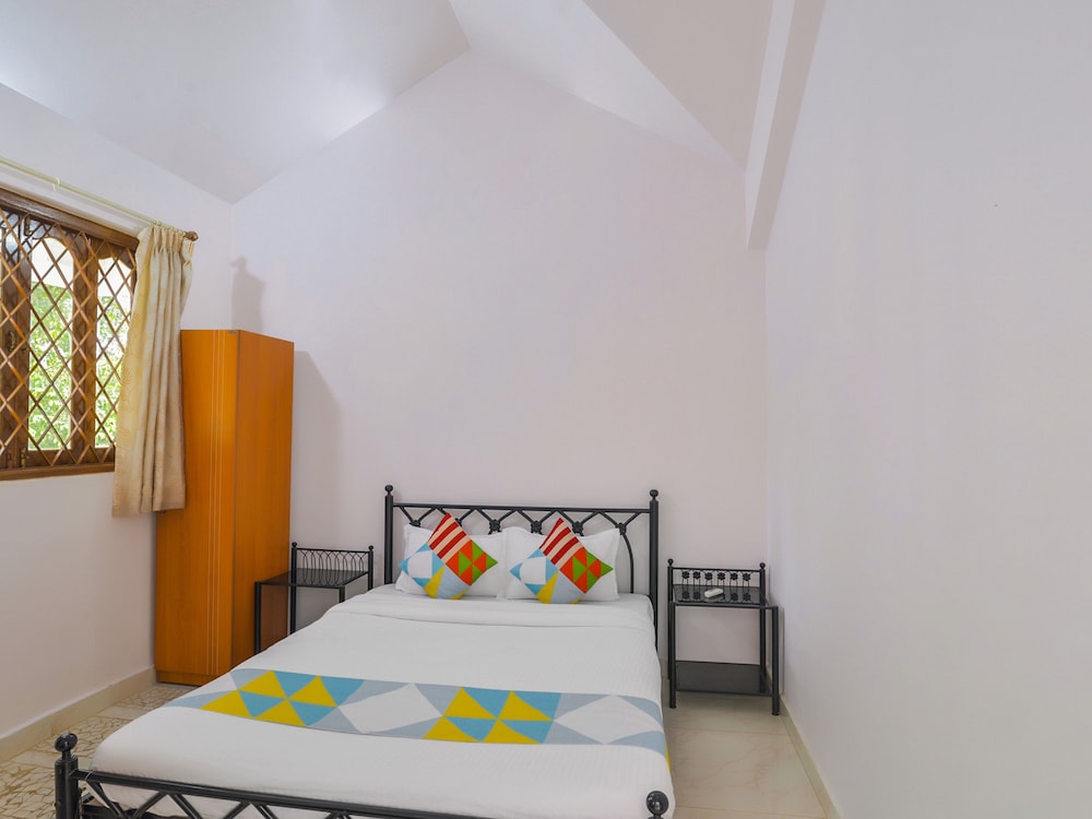 OYO 18754 Home Pool View 1BHK Varca