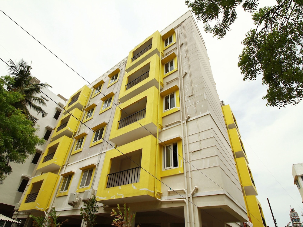 OYO 15856 Home 2BHK Near Rock Beach