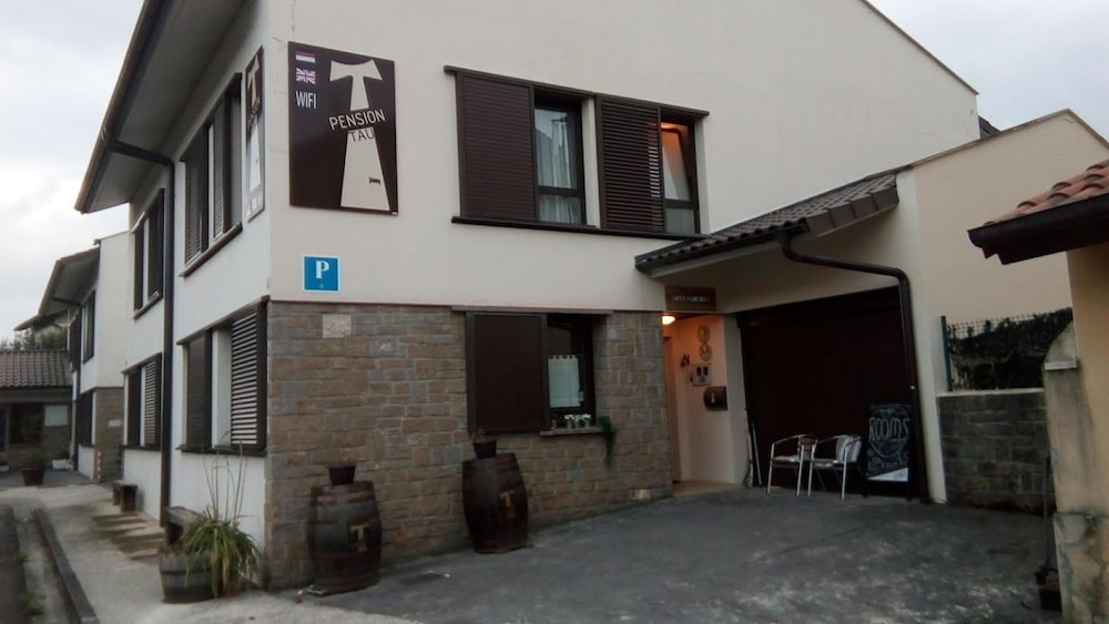 Casa Tau