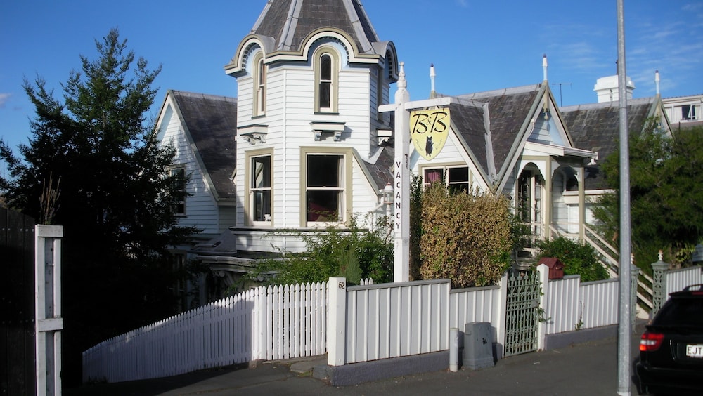 Hulmes Court Bed & Breakfast