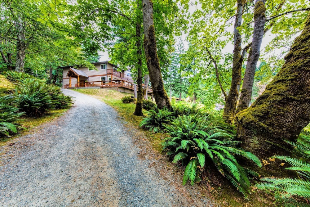Gowlland Harbour Resort