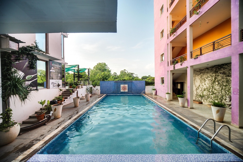 OYO 43665 Purple Resort