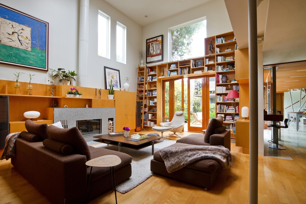 Indiana Court by Onefinestay