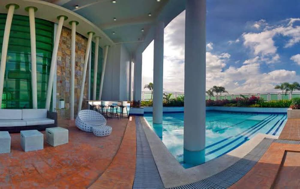 Les Luxe Rooms - Symphony Tower 2